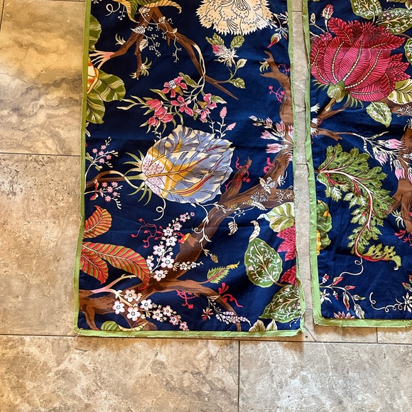 Pottery Barn King Pillow cases - Picture 3 of 5